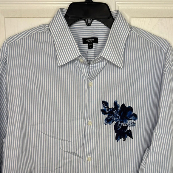 NWT Express Men's Blue Pinstripe Shirt with Floral Accent - Picture 3 of 10